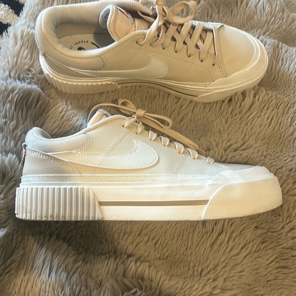 Nike Shoes - Picture 1 of 10